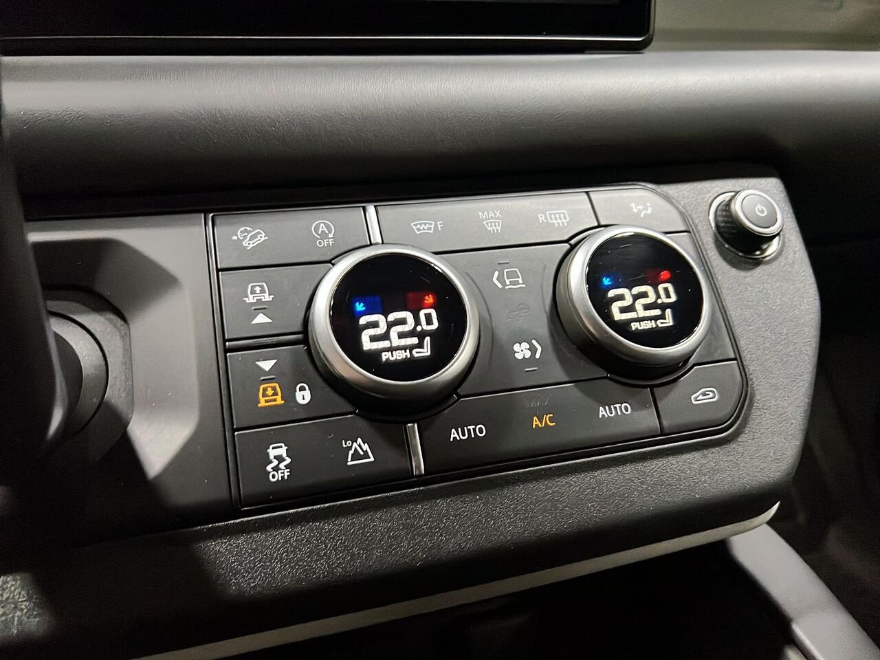 2024 Land Rover Defender Grey Québec - photo #34