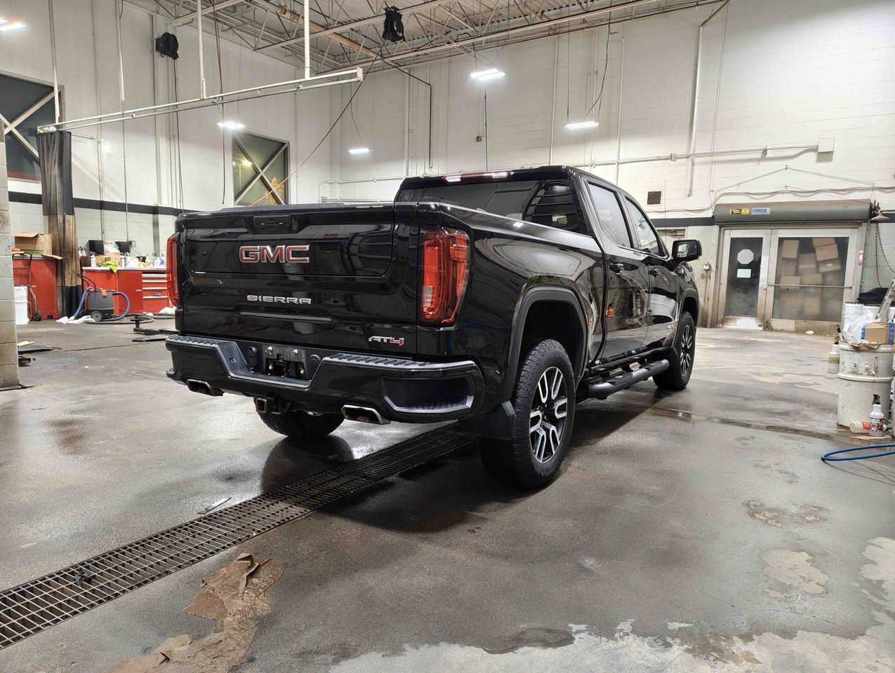 2022 GMC Sierra 1500 Limited 4WD Crew Cab 147 AT4 Black Sherwood Park - photo #4