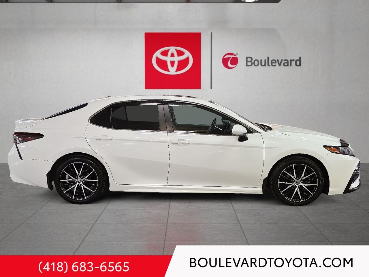 Toyota Camry 100493A-71 | SE AMÉLIORÉ, HYBRIDE 2023 Blanc Québec - photo #2