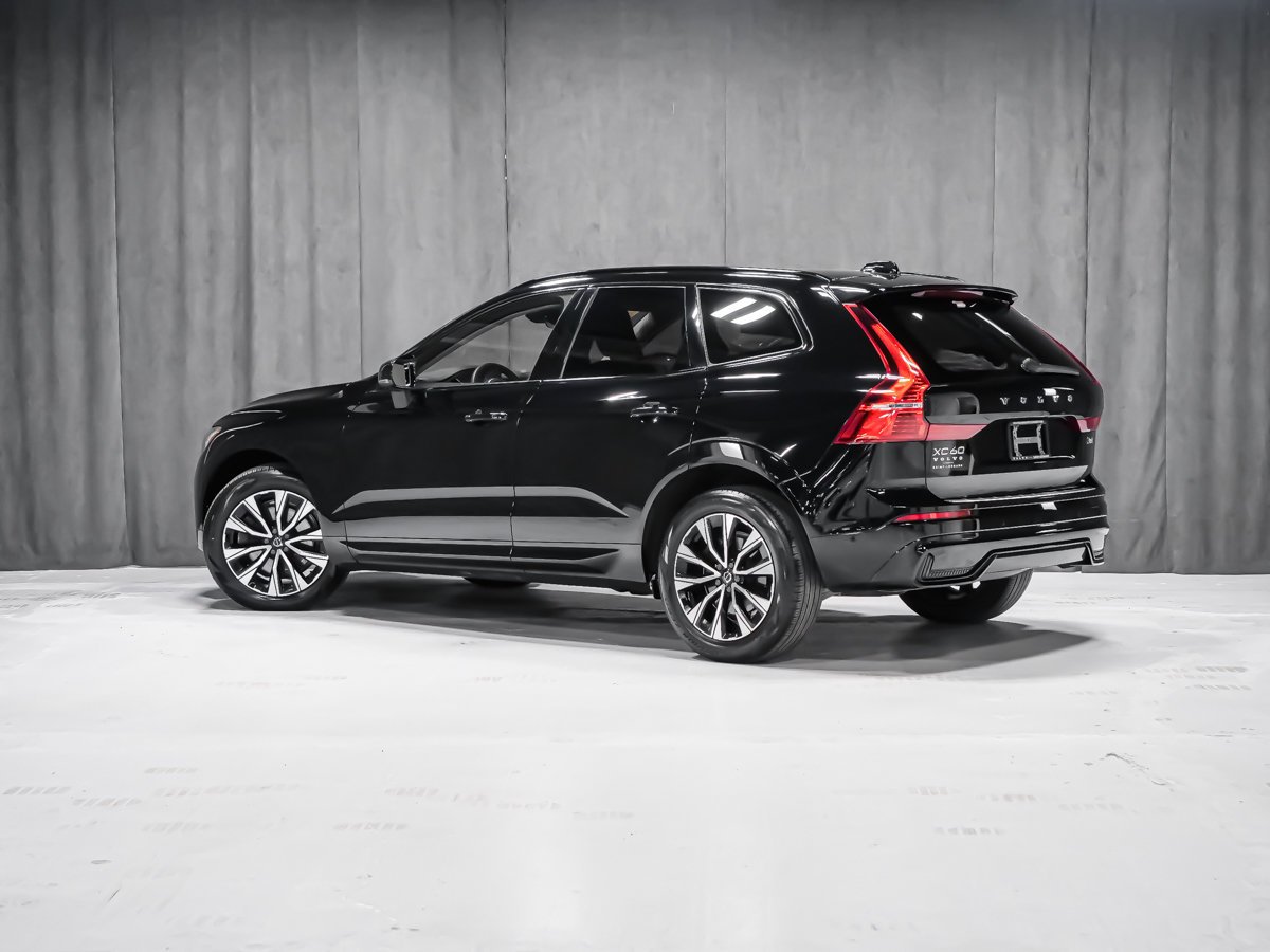 2023 Volvo XC60 PLUS DARK THEME Black Montreal - photo #3