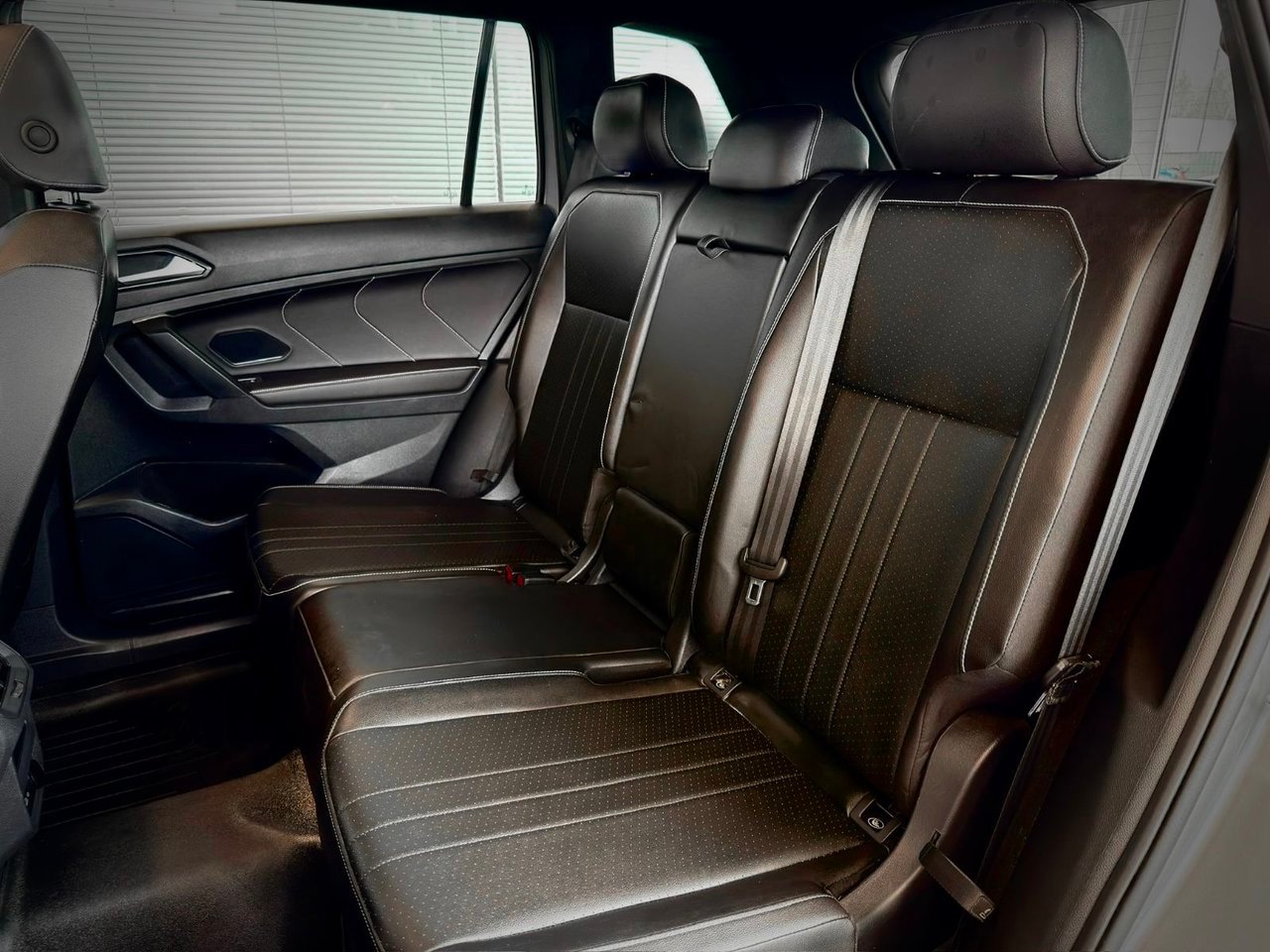 Volkswagen Tiguan 2024 Gris Notre-Dame-des-Prairies - photo #17