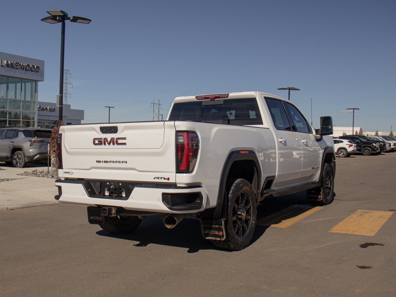 2024 GMC Sierra 2500HD 4WD Crew Cab 159 AT4 White Sherwood Park - photo #9