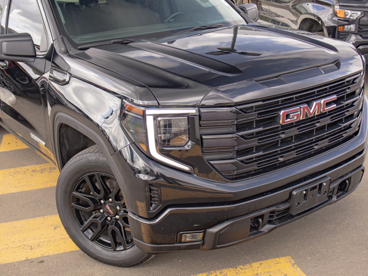 2024 GMC Sierra 1500 4WD Crew Cab 147 Elevation Black Sherwood Park - photo #14