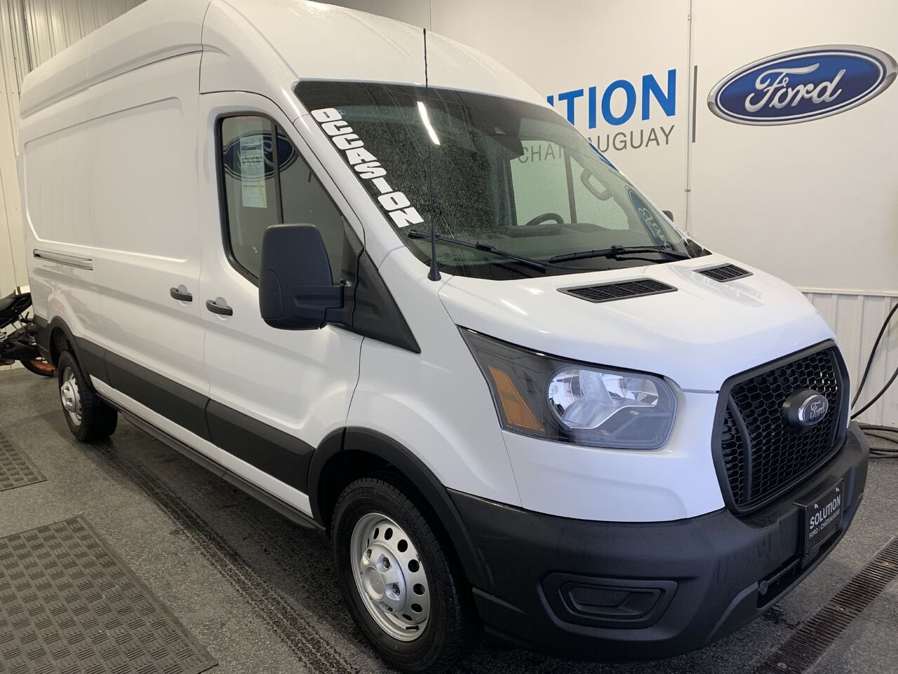 Ford Transit fourgon utilitaire HR 148WB AWD TRANSIT CARGO VAN, TOIT HAUT, 148WB, AWD 2025 Blanc Châteauguay - photo #1