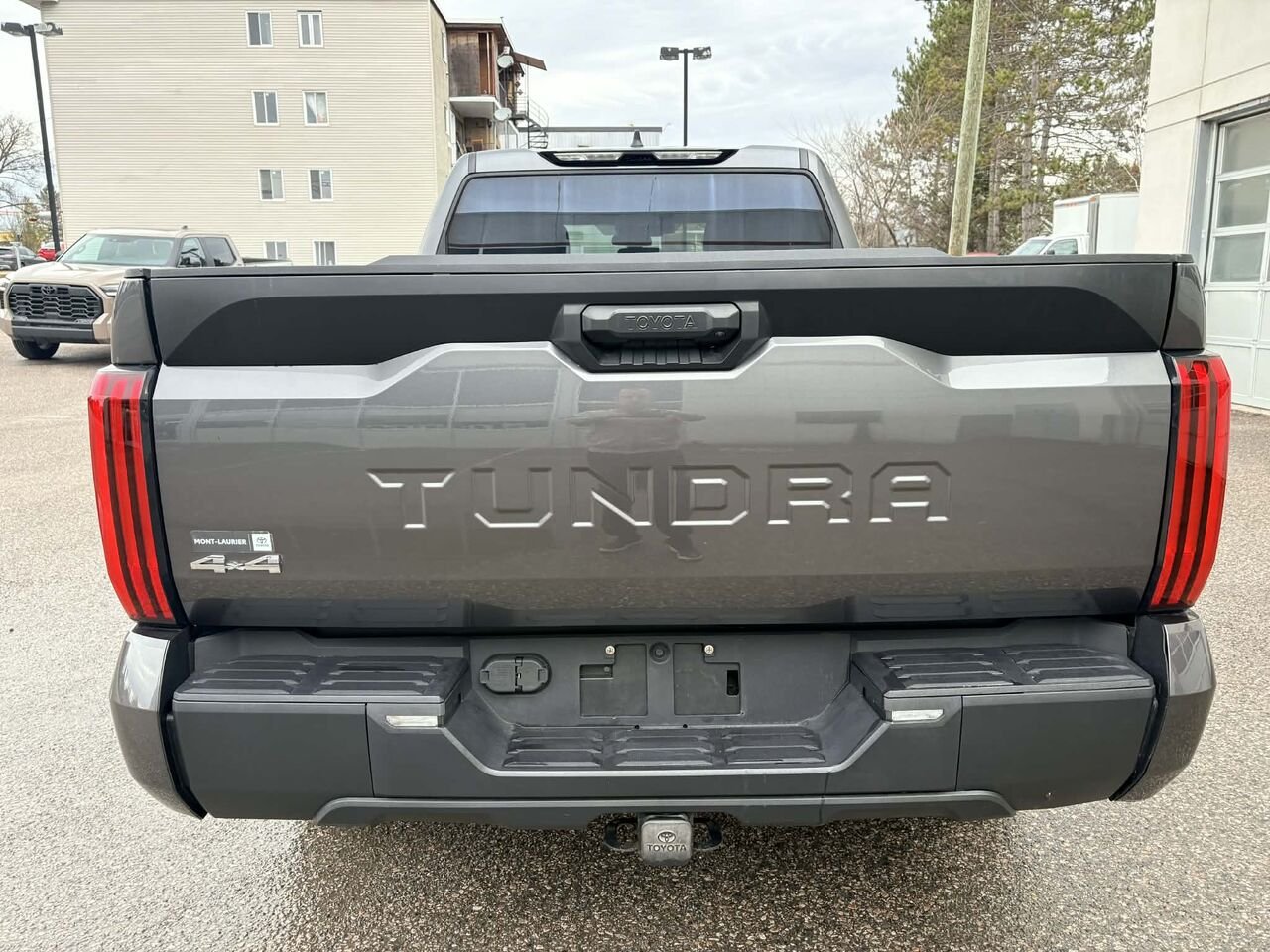 Toyota TUNDRA 2024 Gris Mont-Laurier - photo #5