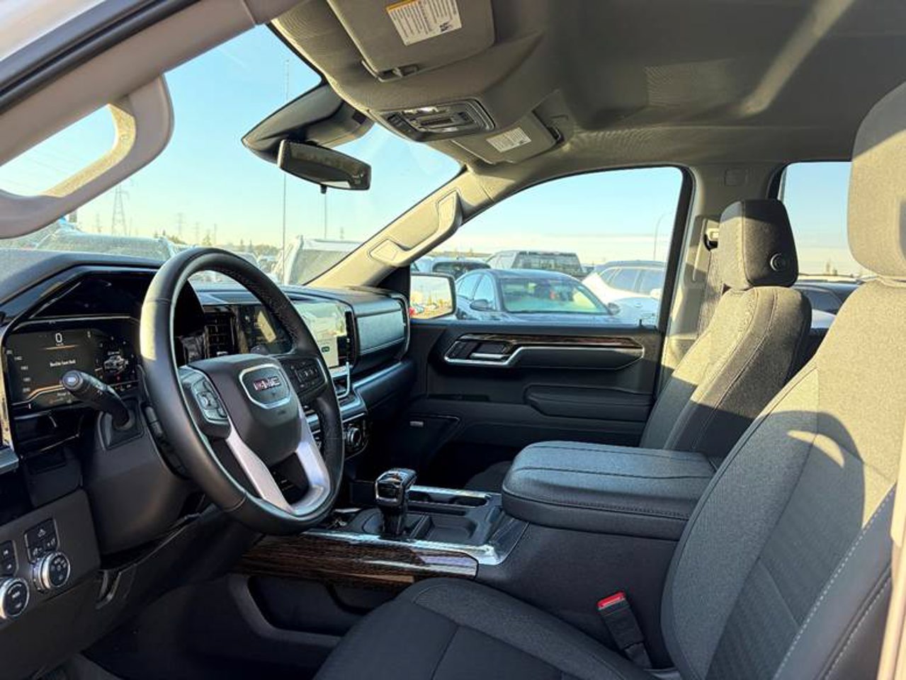 2025 GMC Sierra 1500 4WD Crew Cab 147 Elevation White Sherwood Park - photo #5