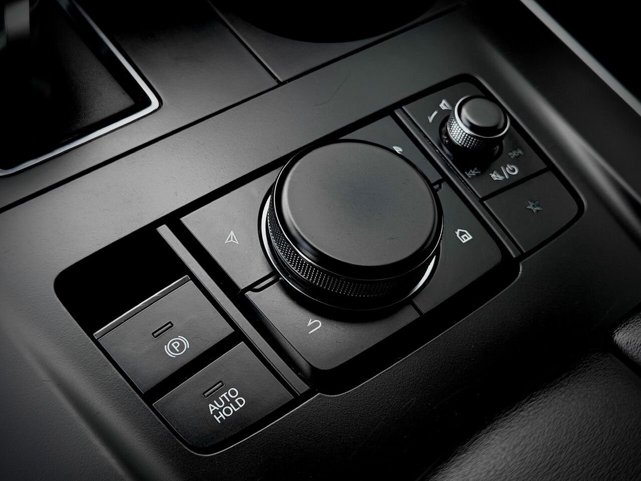 2024 Mazda CX-90 hybride léger GS-L 4WD Silver Notre-Dame-des-Prairies - photo #29