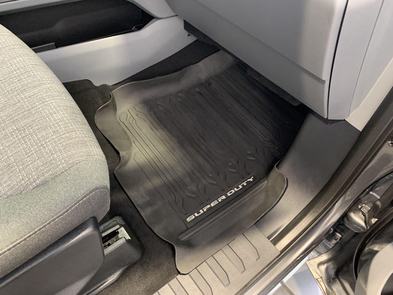 2026 Ford Super Duty F-250 SRW XLT cabine 6 places 4RM caisse de 6,75 pi Grey Châteauguay - photo #23