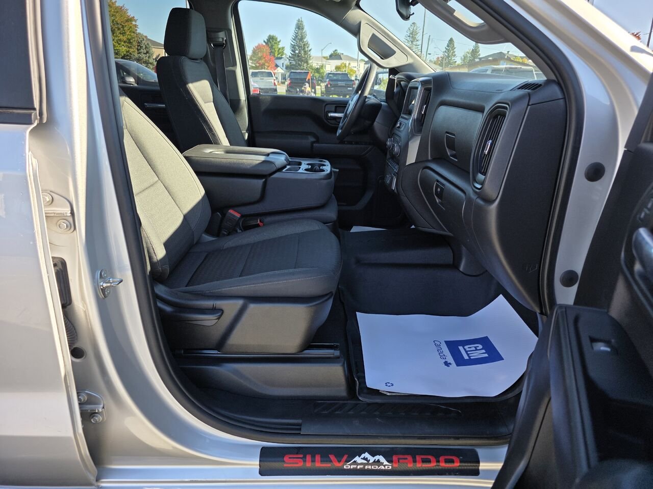 2022 Chevrolet Silverado 1500 Custom Trail Boss Silver Rouyn-Noranda - photo #19