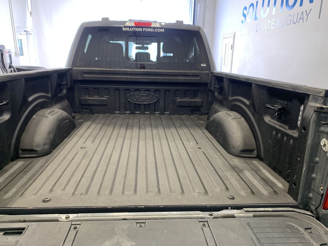 2021 Ford F-150 XLT cabine SuperCrew 4RM caisse de 6,5 pi Grey Châteauguay - photo #12