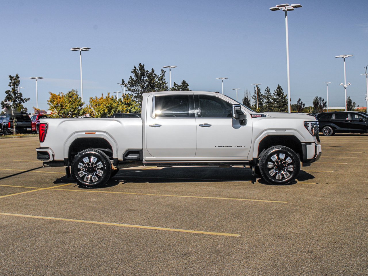 2024 GMC Sierra 3500HD 4WD Crew Cab 159 Denali White Sherwood Park - photo #9