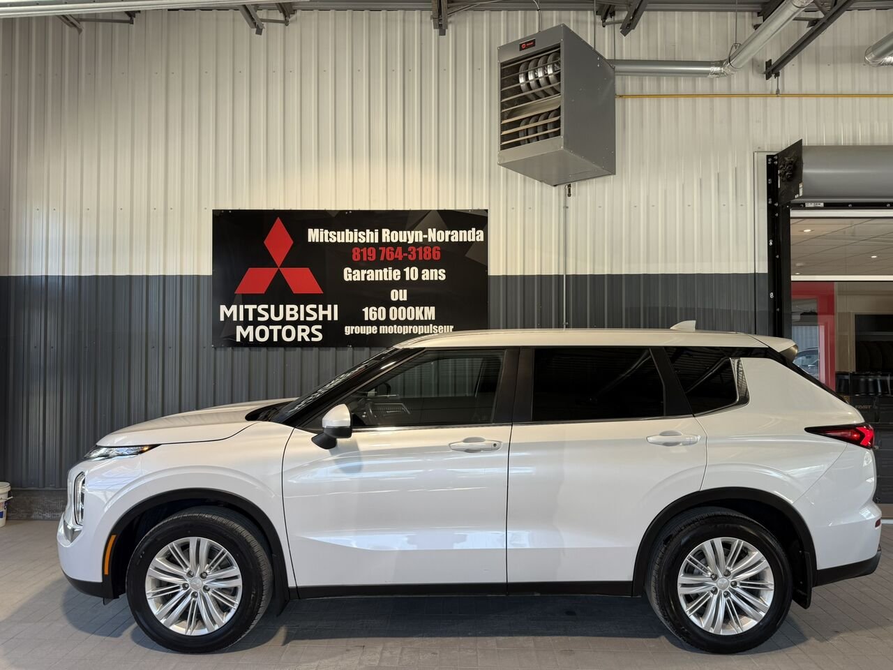 Mitsubishi Outlander 2022 Blanc Mont-Laurier - photo #1
