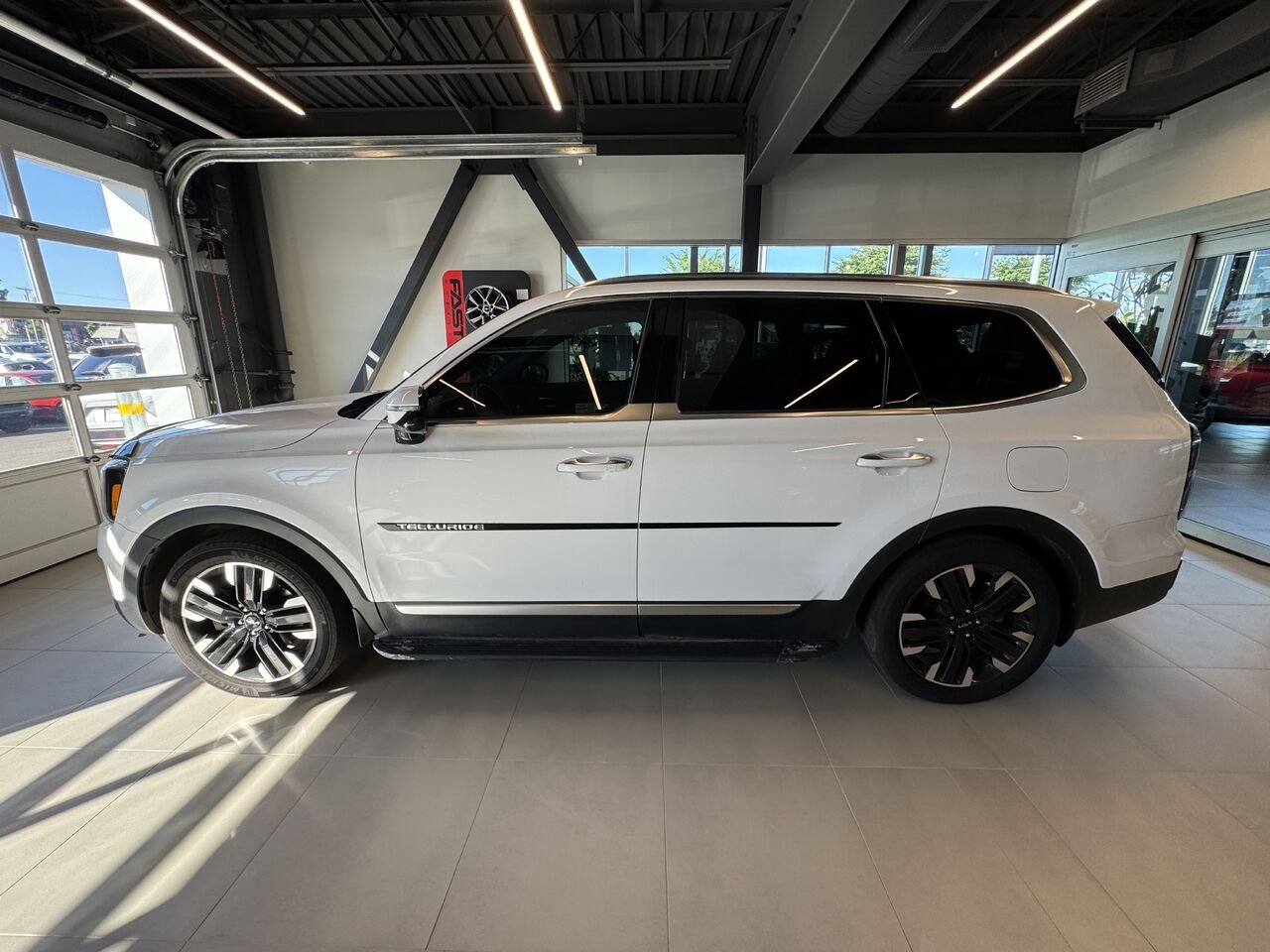 Kia Telluride 2023 Blanc Saint-Eustache - photo #1