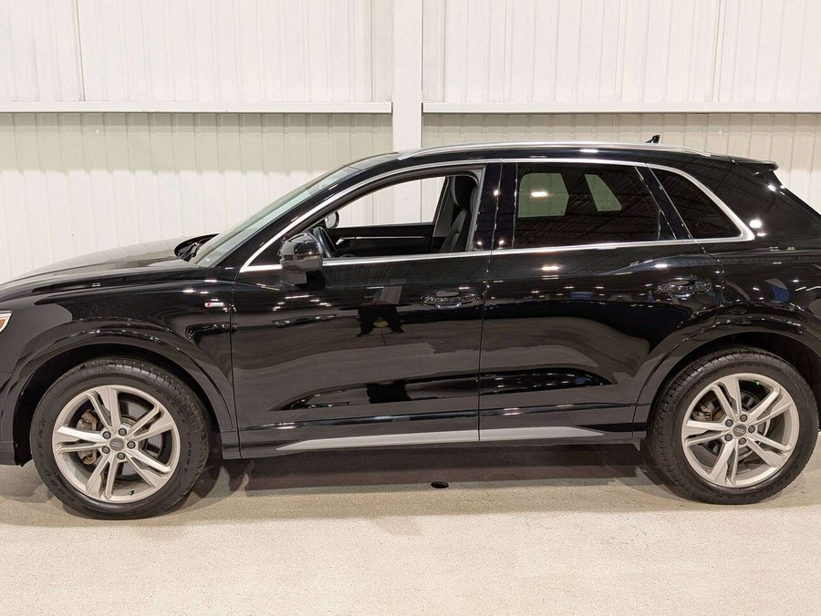 2021 Audi Q3 Progressiv 45 TFSI quattro Black