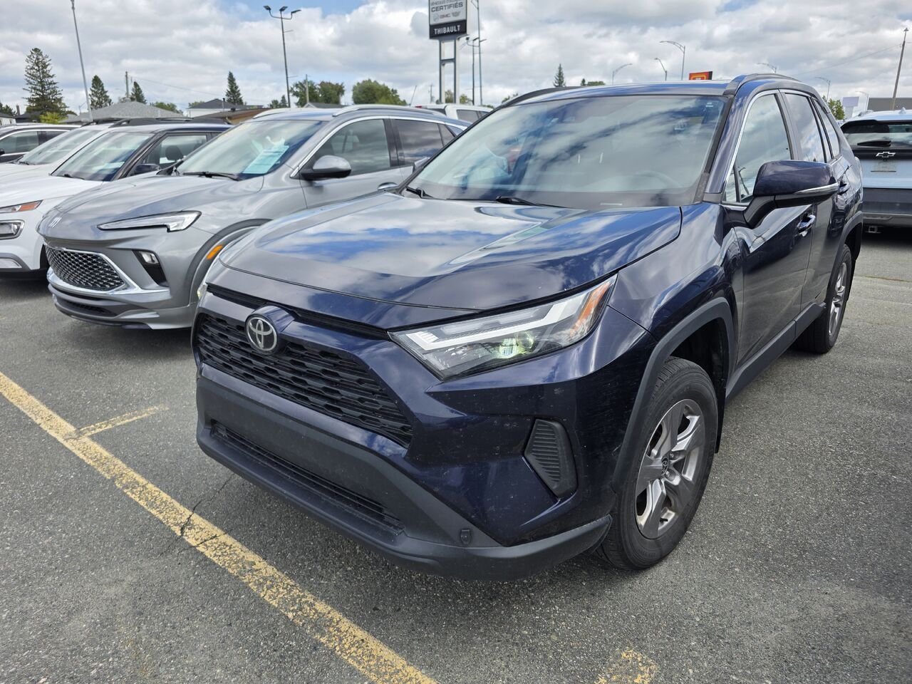 2022 Toyota RAV4 XLE TI Blue Rouyn-Noranda - photo #0