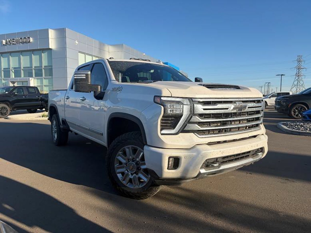 2024 Chevrolet Silverado 3500HD 4WD Crew Cab 159 High Country White Sherwood Park - photo #1