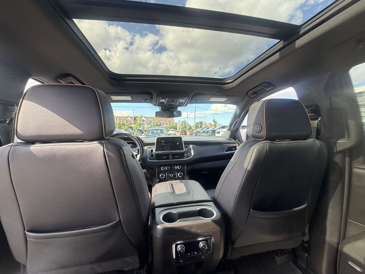 2023 GMC YUKON AT4 AT4 4 portes 4RM White Gatineau - photo #16