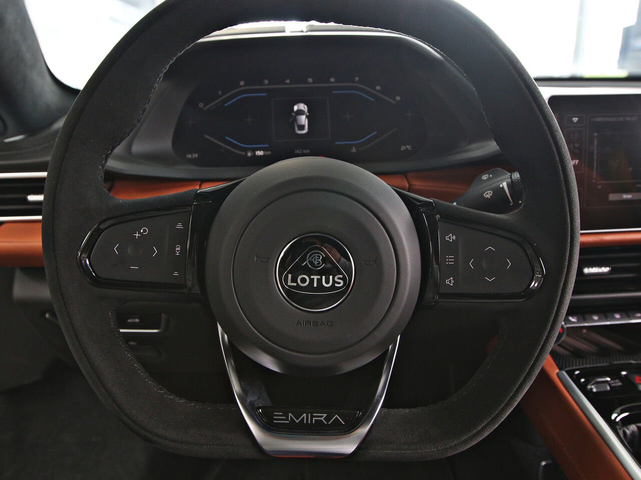 Lotus Emira 2026 Nimbus Gray Québec - photo #13
