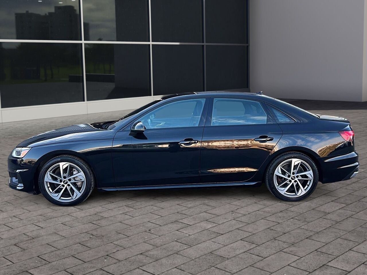 2024 Audi berline A4 Black Québec - photo #2