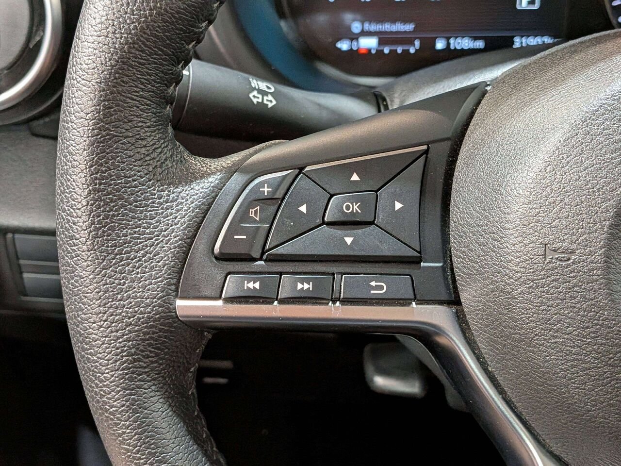 Nissan Kicks SV FWD 2024 Blanc Val-David - photo #14