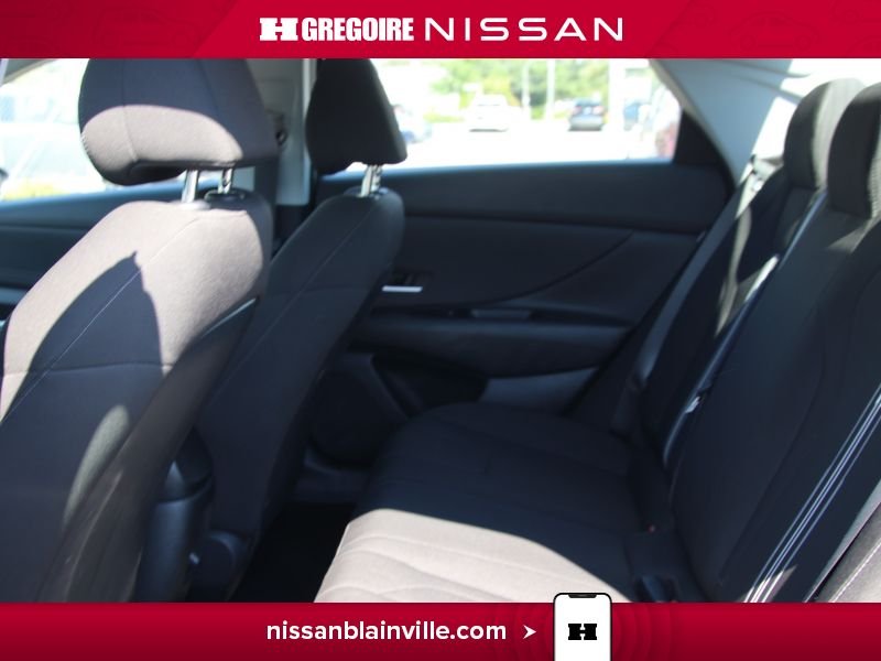 2024 Hyundai Elantra Grey Laval - photo #23