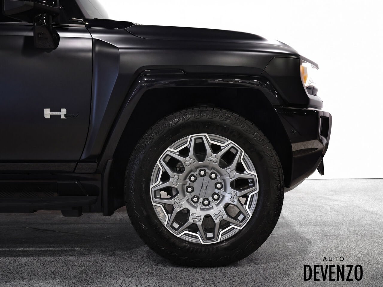 GMC HUMMER EV VUS 2024 Noir Saint-Eustache - photo #4