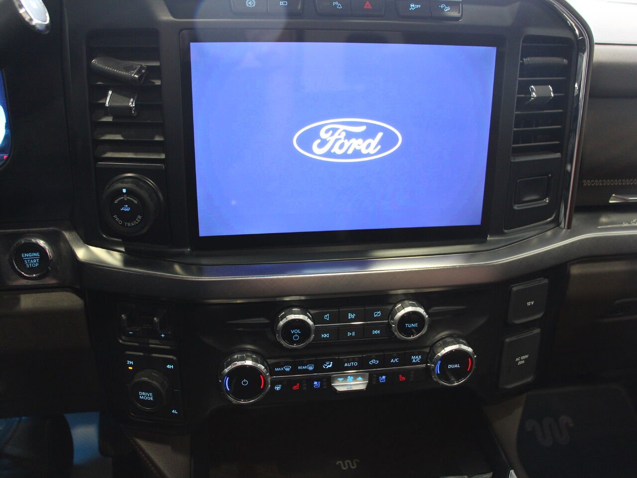 Ford Super Duty F-450 DRW King Ranch cabine 6 places 4RM caisse de 8 pi 2024 Blanc Châteauguay - photo #19
