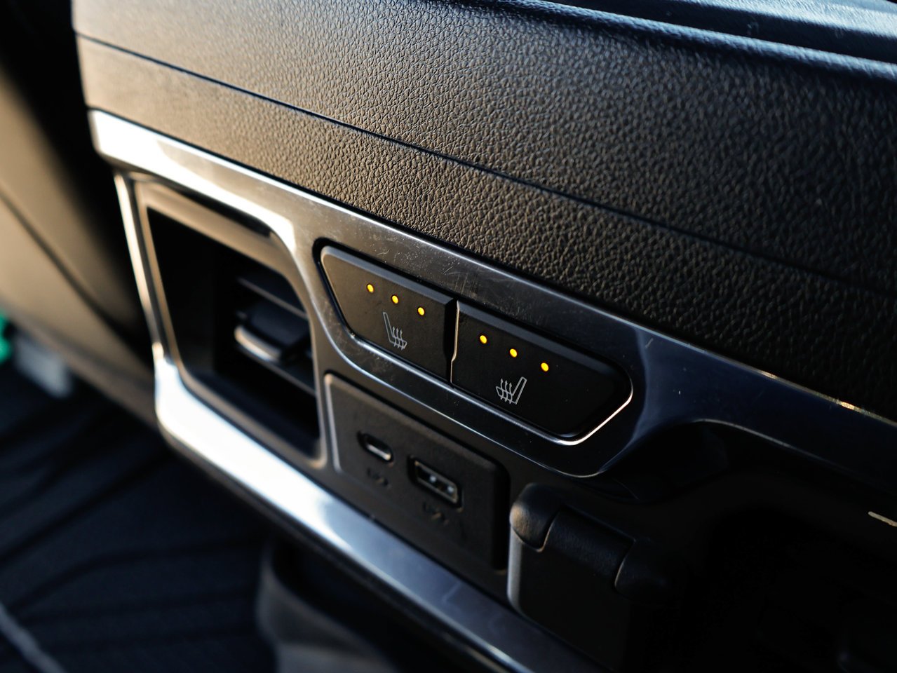 2020 Chevrolet Silverado 1500 4WD Crew Cab 147 High Country White Sherwood Park - photo #28