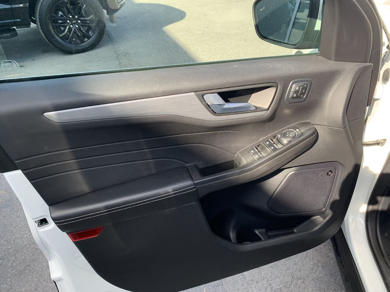 2023 Ford Escape White Châteauguay - photo #24
