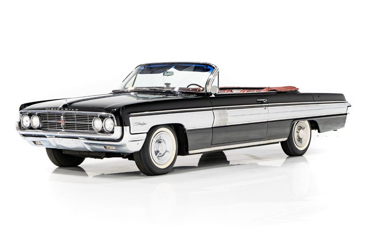 Oldsmobile Starfire Factory A/C. Single repaint and extensive ownership history **PRICE IN USD** 1962 Noir Montréal - photo #0