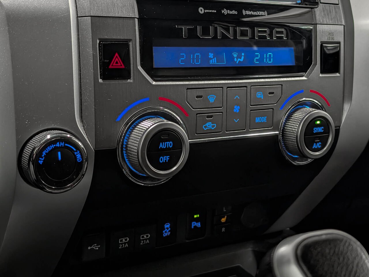 TOYOTA Tundra Grade TRD Sport TRD SPORT Cuir Sièges Chauffants Moteur V8 5.7L 2020 Autre Sherbrooke - photo #10
