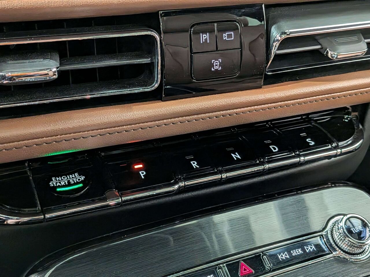 2022 Lincoln Nautilus Reserve AWD Black Val-David - photo #28