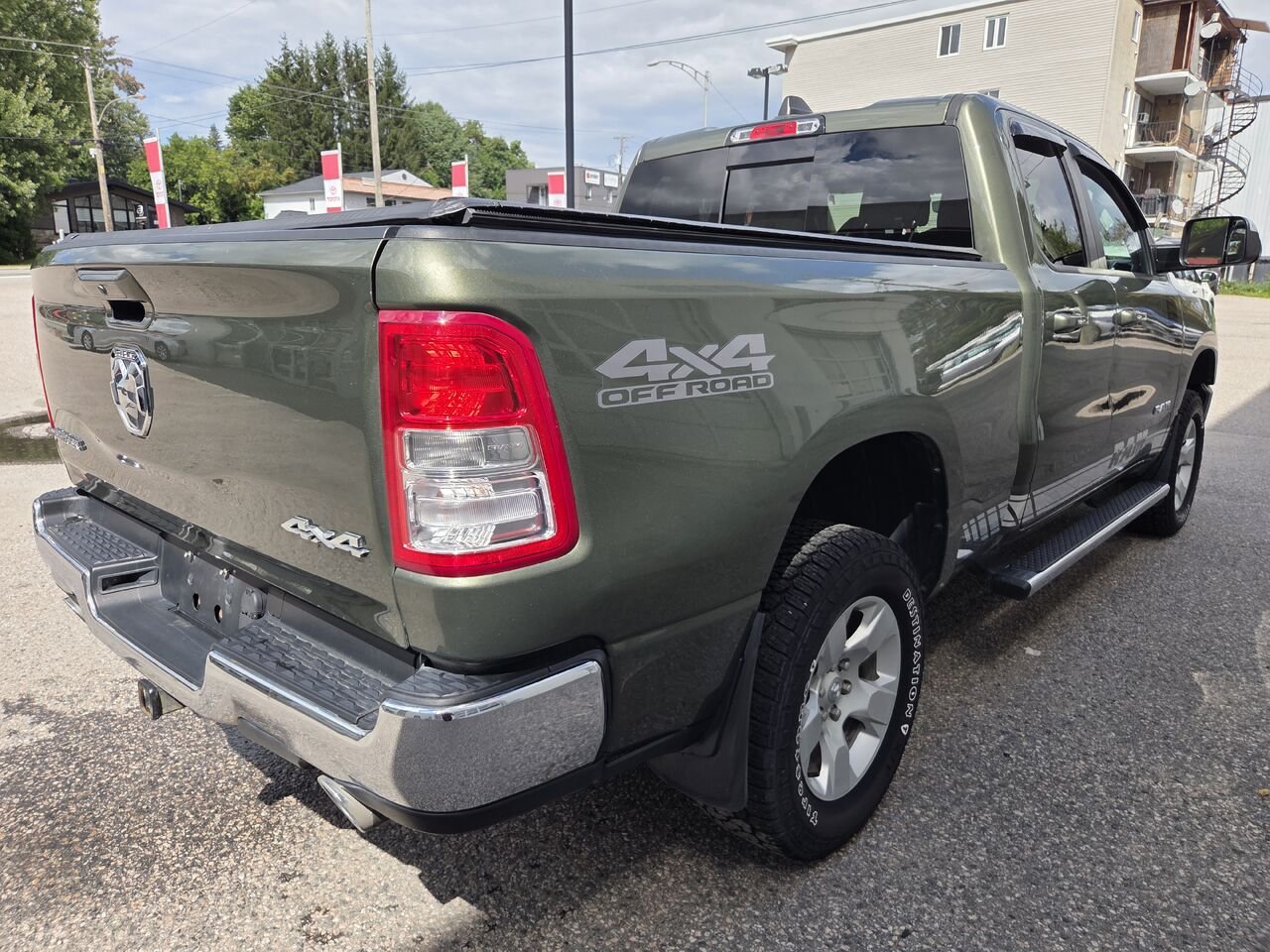 2021 RAM 1500 BIGHORN Green Mont-Laurier - photo #5