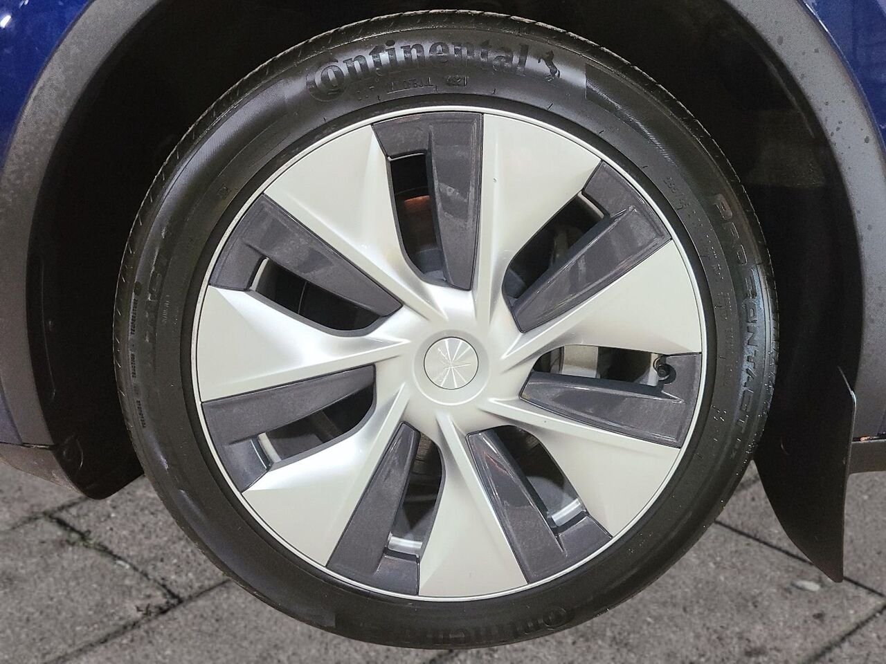 2022 Tesla Model Y LONG RANGE Blue Québec - photo #6