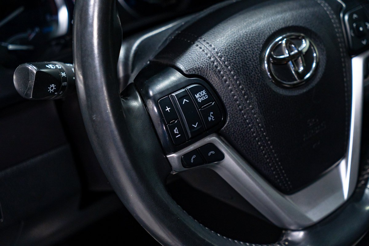 Toyota Highlander XLE AWD CUIR TOIT OUVRANT 2019 Bleu Montréal - photo #10