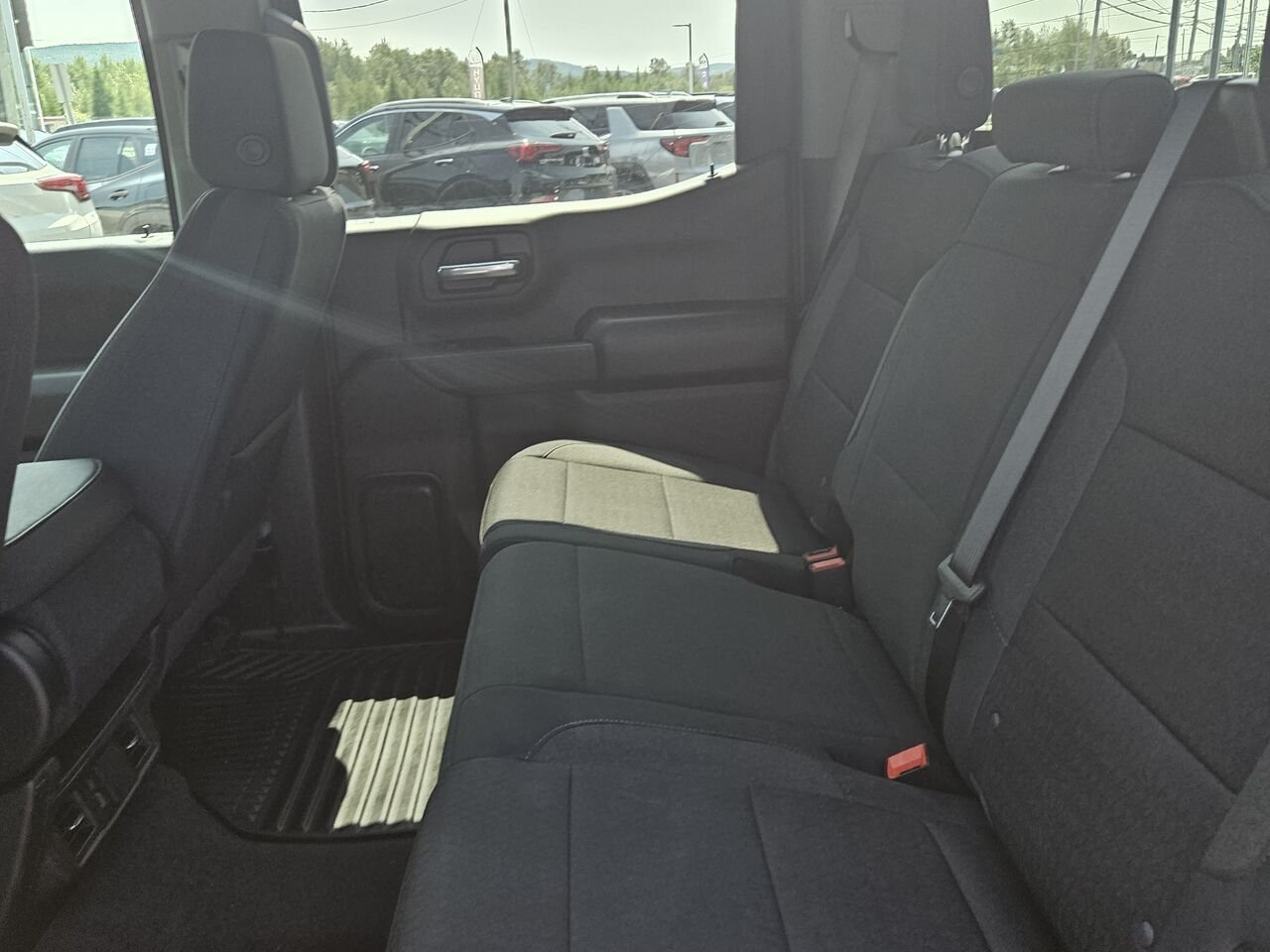 Chevrolet Silverado 1500 Custom cabine multiplace 4RM 157 po 2026 Noir Thetford Mines - photo #13