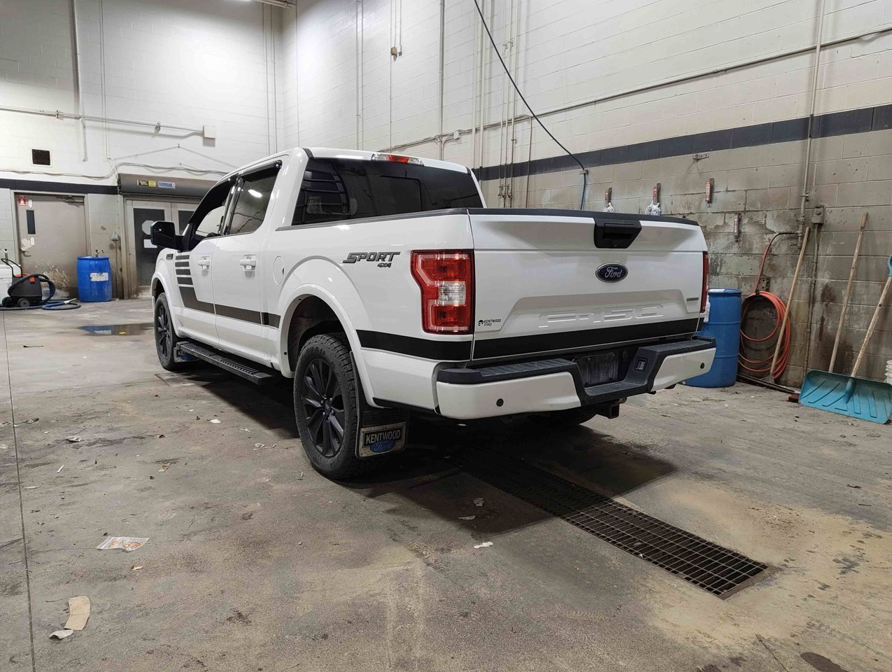 2019 Ford F-150 XLT 4WD SuperCrew 5.5' Box White Sherwood Park - photo #3