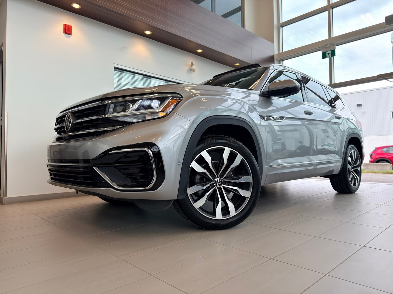 2021 Volkswagen Atlas Silver Notre-Dame-des-Prairies - photo #3