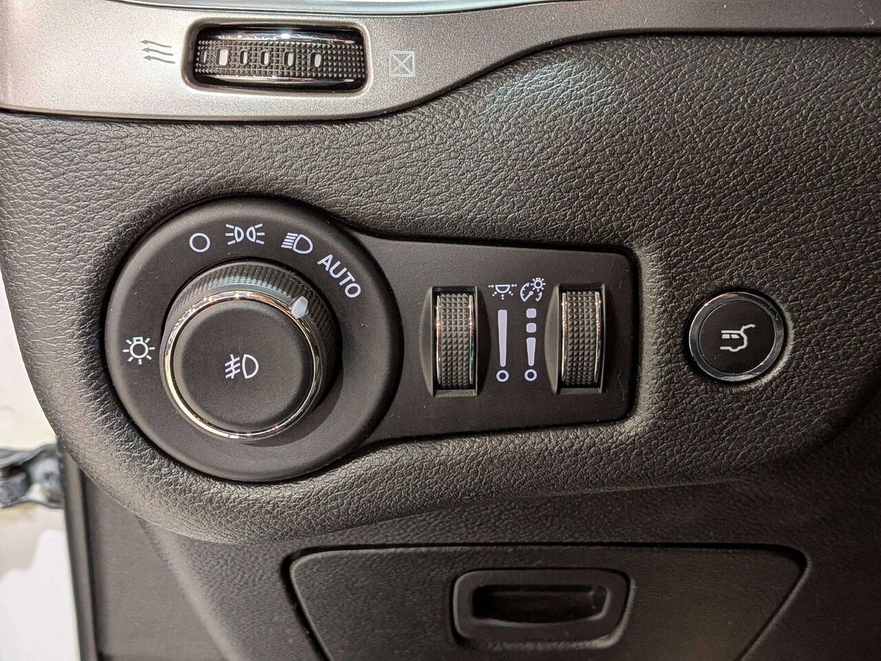 Jeep Cherokee 2019 Blanc Val-David - photo #30