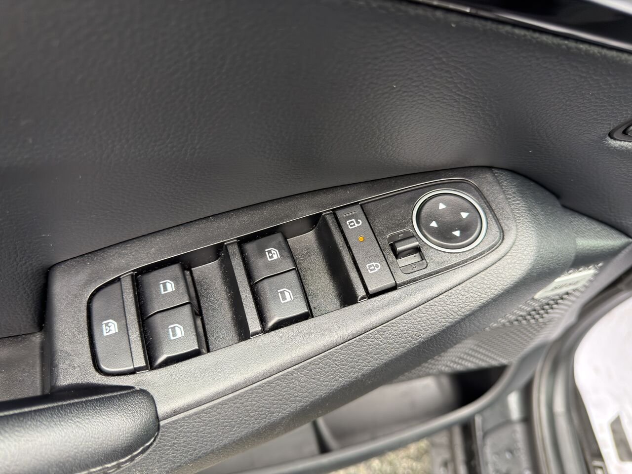 2024 Kia Seltos Black Thetford Mines - photo #18