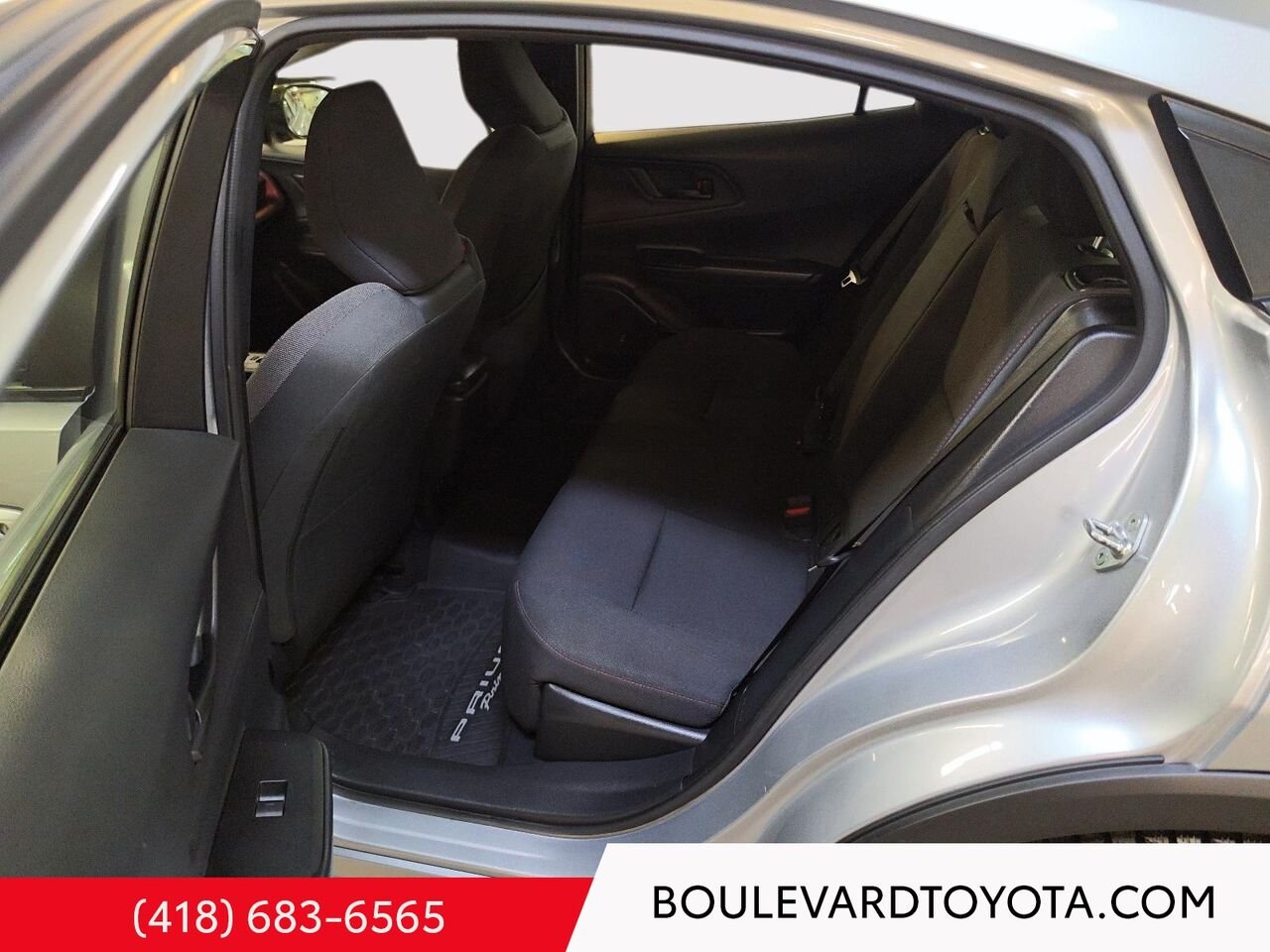 Toyota Prius Prime 100071A-44 | SE 2023 Argent Incisif Québec - photo #16