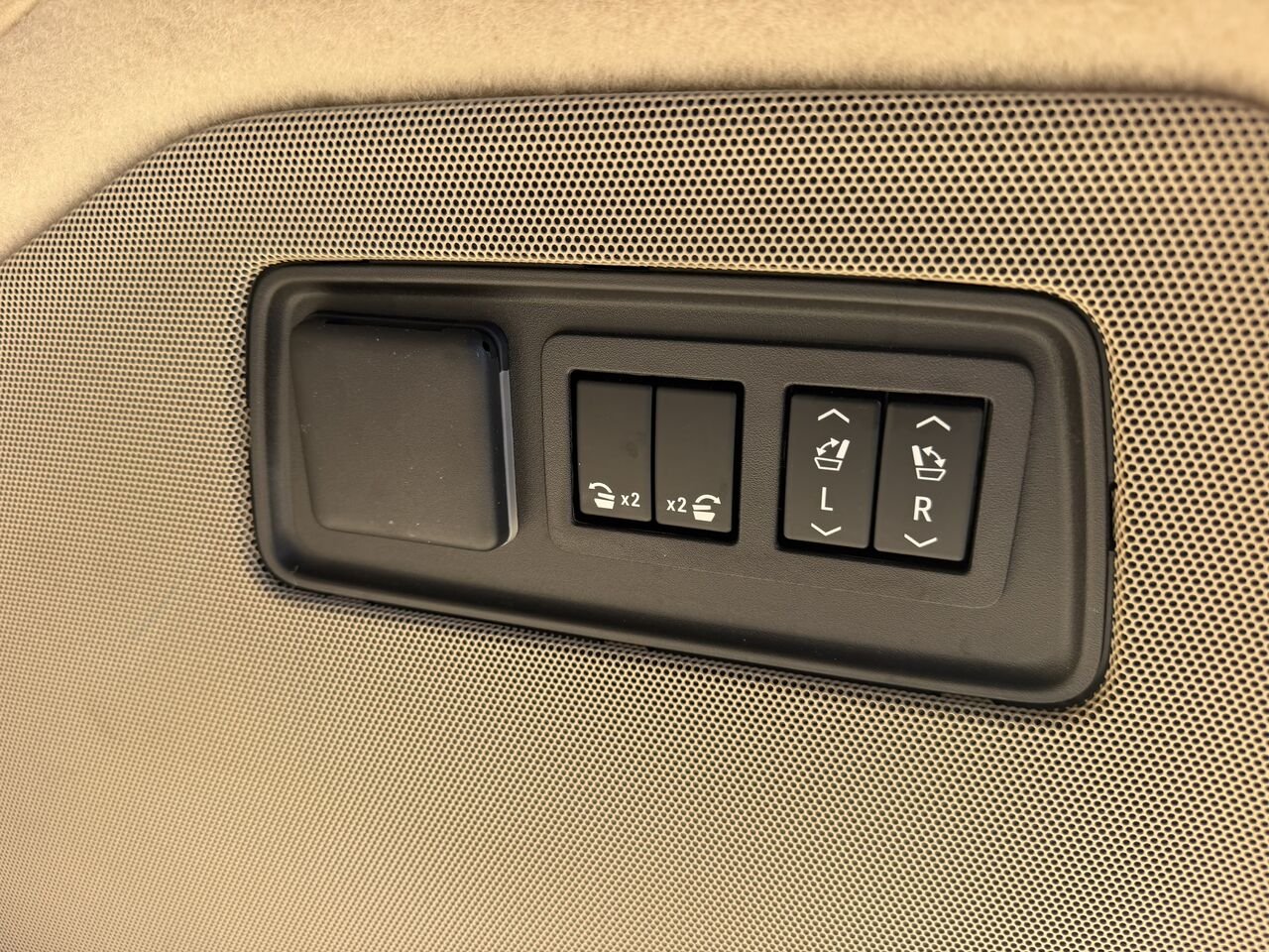 2023 Cadillac Escalade PREMIUM LUXURY AWD FINANCEMENT À PARTIR 3.99% White Laval - photo #21