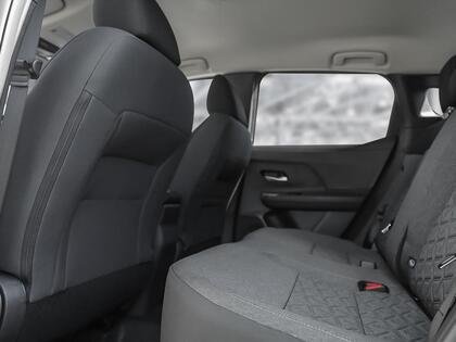 2026 Nissan Kicks Aspen White TriCoat/Super Black Blainville - photo #20