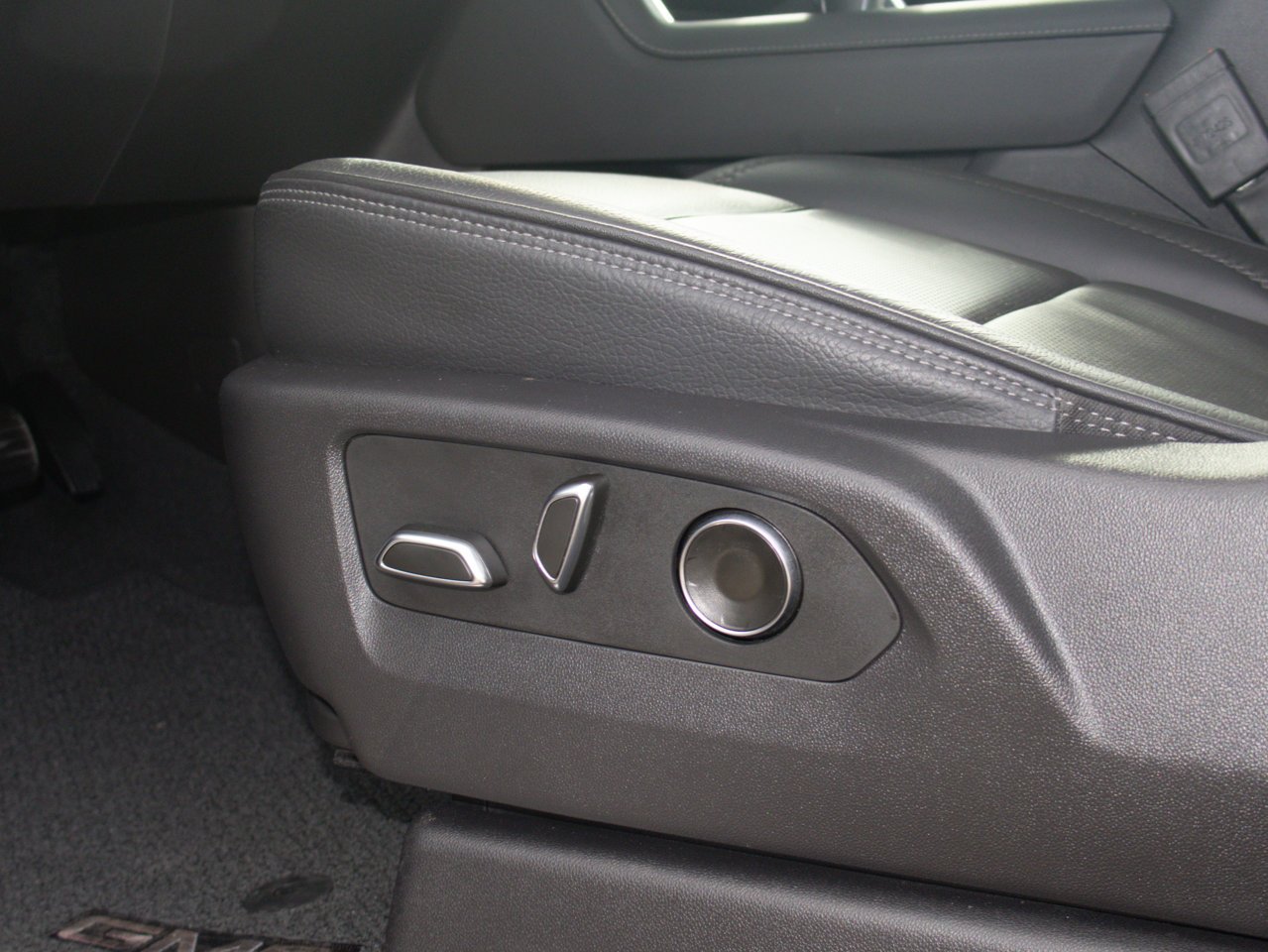 2025 GMC Sierra 1500 4WD Crew Cab 147 Denali Black Sherwood Park - photo #20
