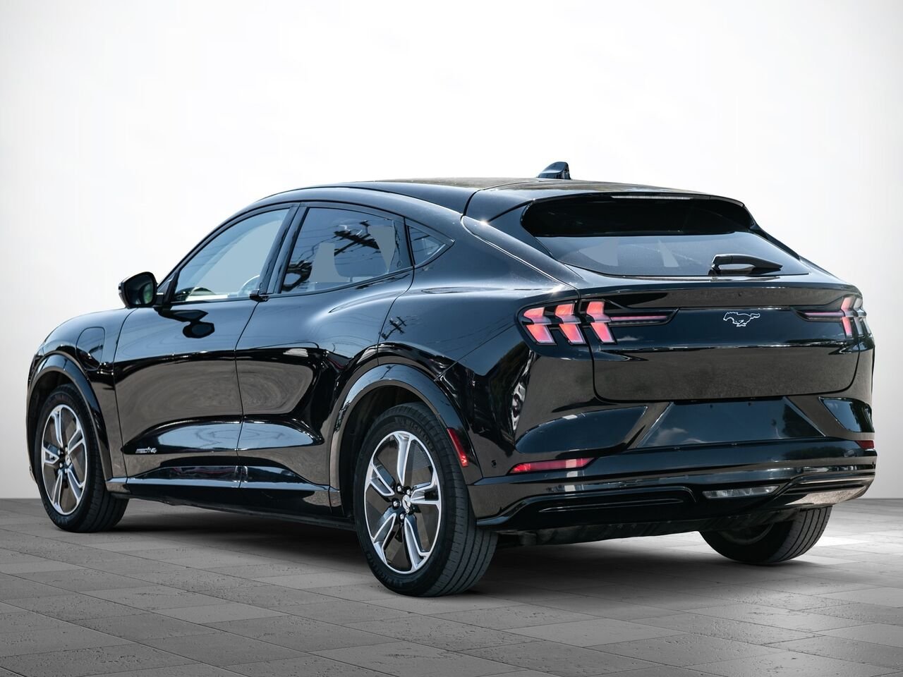2023 Ford Mustang Mach-E Black Sainte-Julienne - photo #6