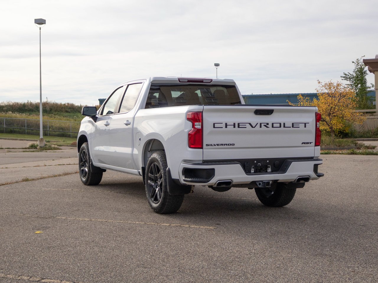 2024 Chevrolet Silverado 1500 4WD Crew Cab 147 RST White Sherwood Park - photo #10
