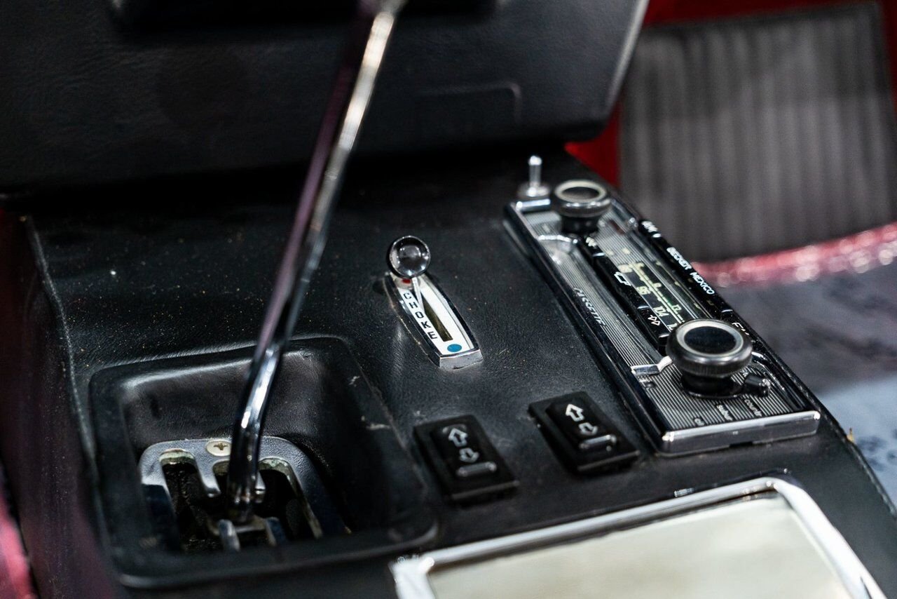 Ferrari 365 GTB4 Daytona 18,301 miles With Orig Books/Tools/ Carbs / Filter Box 1973 Rouge Montréal - photo #79
