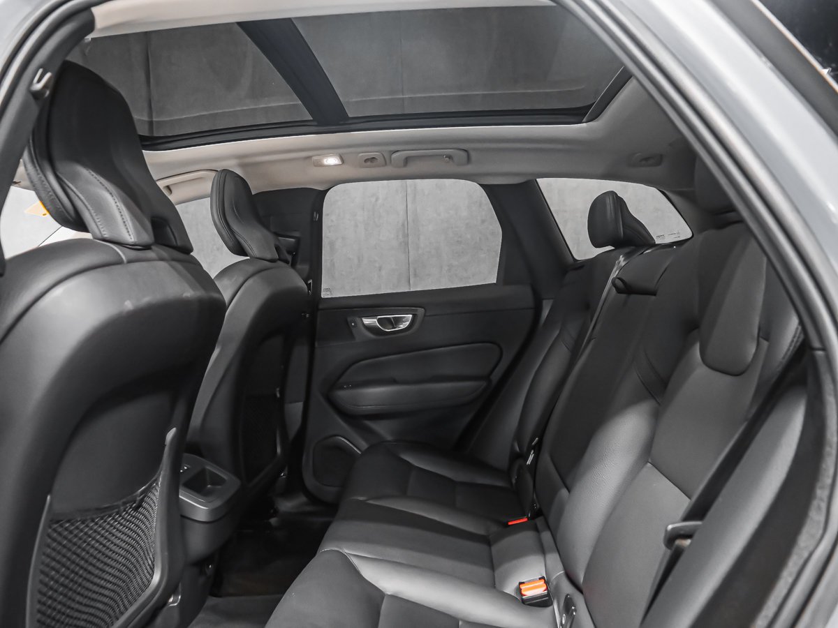 2023 Volvo XC60 B6 PLUS BRIGHT CLIMAT HARMAN KARDON Grey Montreal - photo #12