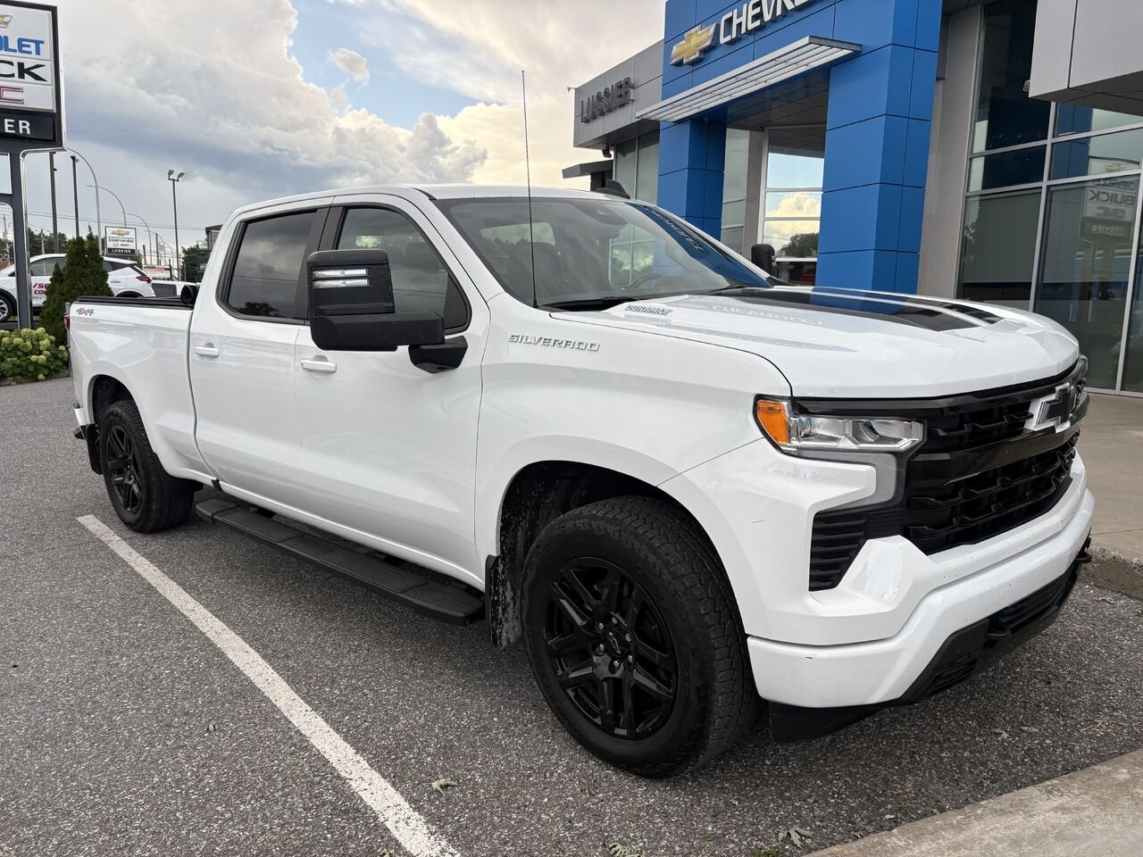 CHEVROLET SILVERADO 1500 RST 2023 Blanc Saint-Hyacinthe - photo #2