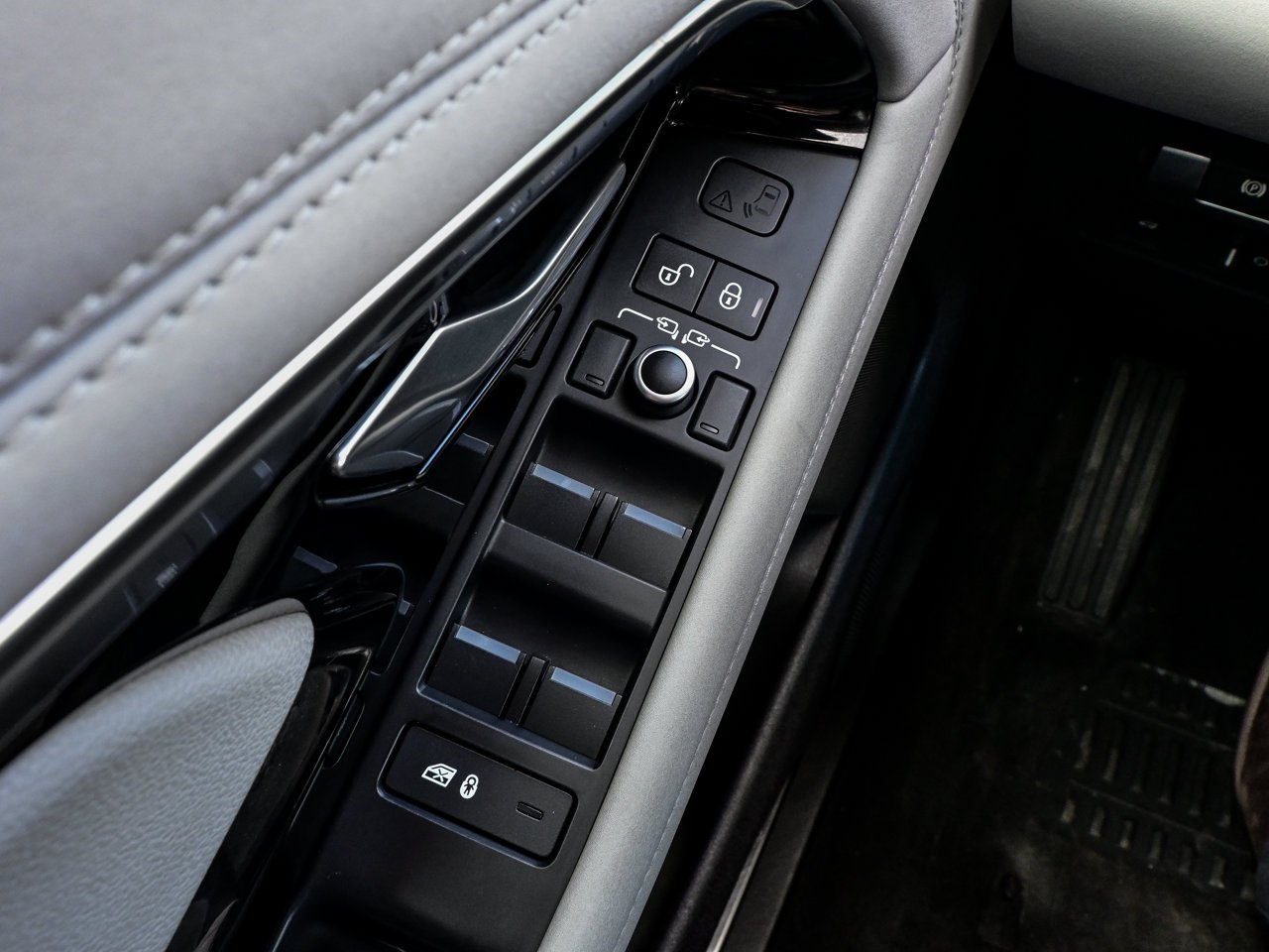 2020 Land Rover Range Rover Evoque P250 First Edition White Sherwood Park - photo #18